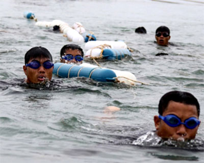 Cùng khổ luyện, sẻ chia...