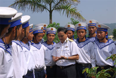 Công tác cán bộ - nền tảng cơ bản nâng cao hiệu quả thực hiện Nghị quyết 51 ở Quân chủng Hải quân