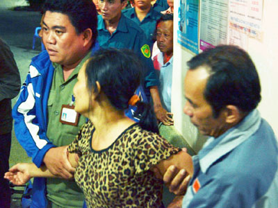 Trắng đêm tìm kiếm các nạn nhân 