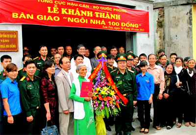 “Ngôi nhà 100 đồng” tặng mẹ liệt sĩ