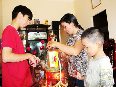 Tết vắng chồng nhưng không… quạnh nhà