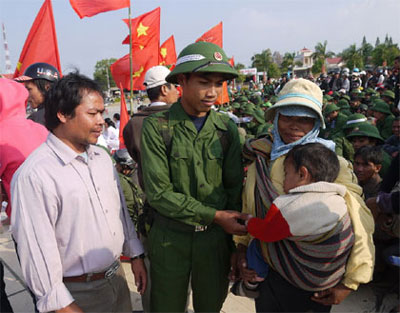 Quân khu 5: Nhiều công dân “ba trong một” nhập ngũ