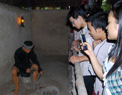 Diệt “chuột cống” giữa lòng địa đạo