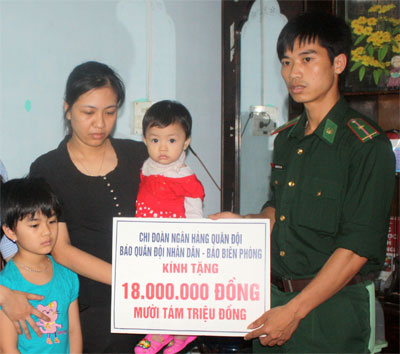 Thăm gia đình liệt sĩ Lương Minh Năm