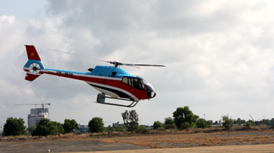 Phi công Hải quân làm chủ trực thăng EC120B