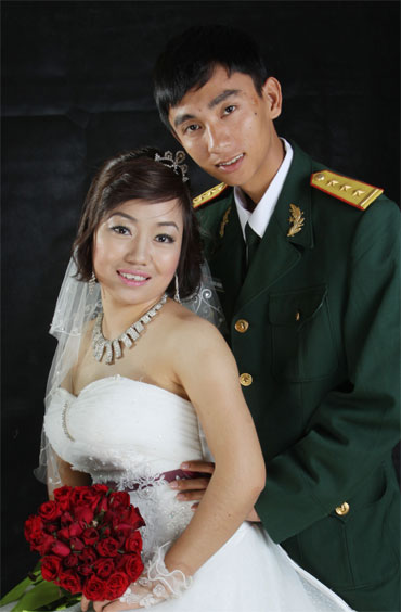 Chị Thắm đi “tuyển quân”