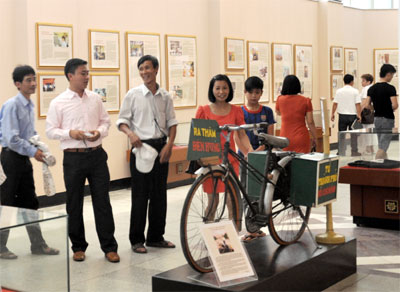 Triệu tấm lòng hướng tới “Những tấm gương bình dị mà cao quý”