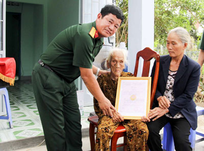 Bàn giao nhà  tình nghĩa tại huyện Diên Khánh