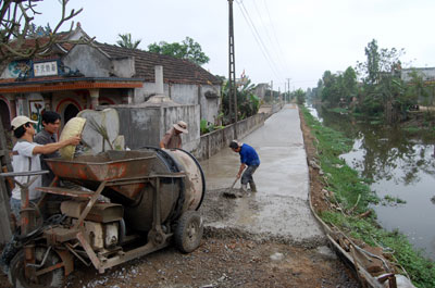 Khó khăn từ giá thành và dư thừa sản phẩm
