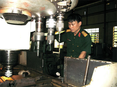 Người luôn biết “nhìn xuống”