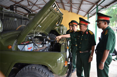 Tận tụy như… Cục trưởng!