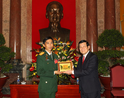 Người sĩ quan trẻ nặng lòng với các liệt sĩ