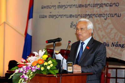 Trao đổi kinh nghiệm công tác giữa Văn phòng Quốc hội Việt Nam và Lào