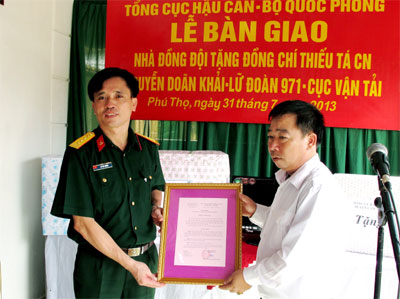 Thương nhau như lúc ra trận