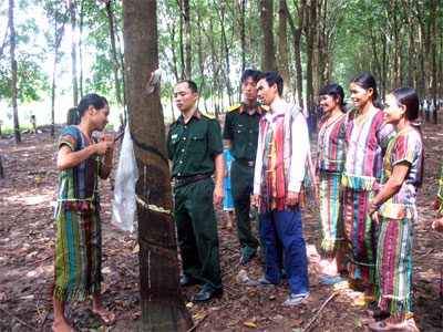 Nâng cao năng lực lãnh đạo của tổ chức Đảng ở Binh đoàn 16 (bài 2)