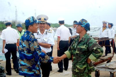 Đong đầy tình biển