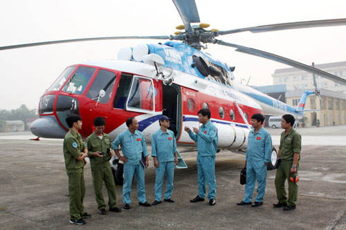 Tư lệnh vẫn…bay huấn luyện