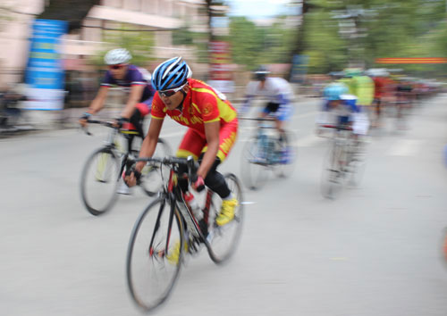 Trịnh Đức Tâm đội ADC Truyền hình Vĩnh Long tỏa sáng