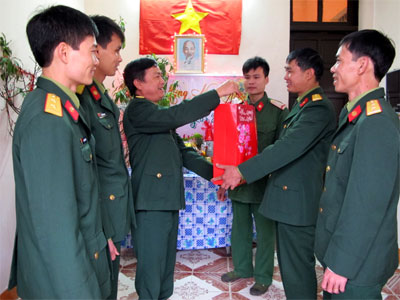 Những người đón Xuân trên đỉnh núi