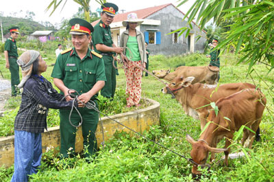 “Bà đỡ” của những hộ dân thoát nghèo