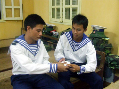 Quà tặng đặc biệt cho chiến sĩ mới