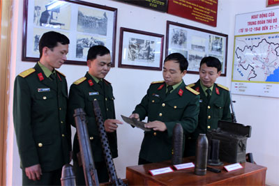 Xẻng đào hầm đồi A1