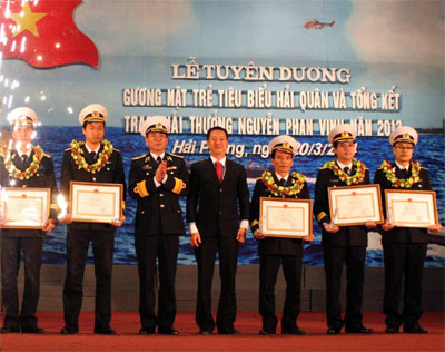 Sức trẻ nơi “đầu sóng”