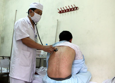 Quân đội chủ động chống bệnh sởi