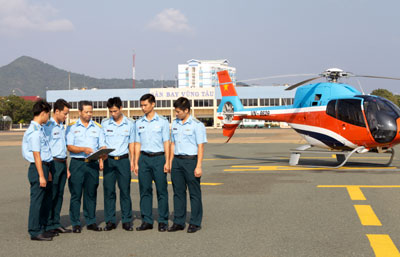 Khai giảng khóa 3 và trao chứng chỉ bay đề cao cho học viên khoá 1