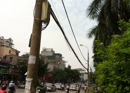 Thanh thải, sắp xếp cáp nổi trên địa bàn Hà Nội: Quyết không “đánh trống bỏ dùi”