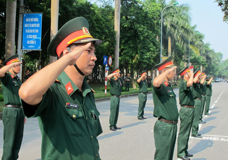 Tổng cục Chính trị kiểm tra điều lệnh năm 2014