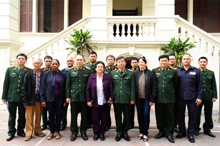 Đoàn thân nhân gia đình liệt sĩ Cu-ba thăm Việt Nam