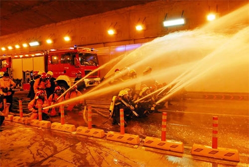 Diễn tập phương án chữa cháy, cứu hộ, cứu nạn tại hầm vượt sông Sài Gòn