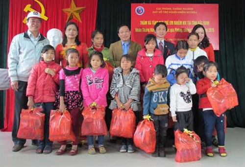 Mít tinh hưởng ứng Tháng hành động quốc gia phòng, chống HIV/AIDS