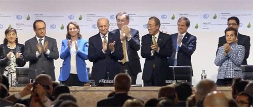 Thế giới thông qua thỏa thuận lịch sử về biến đổi khí hậu 