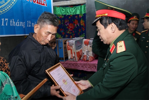  Chung tay làm việc nghĩa tình 