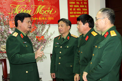 Thượng tướng Nguyễn Thành Cung thăm, chúc Tết các cơ quan thuộc Tổng cục Chính trị