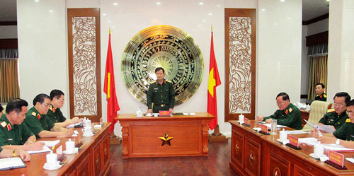 Thượng tướng Nguyễn Thành Cung giao ban  các đơn vị phía Nam