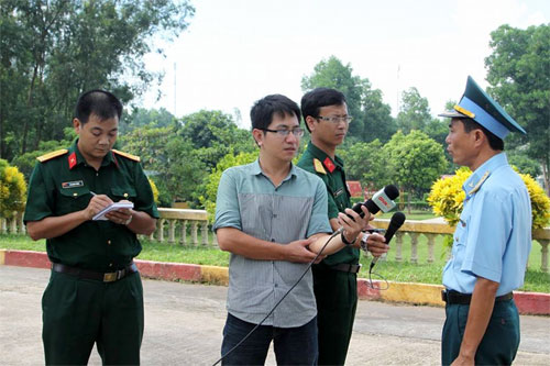 Báo chí luôn kịp thời động viên, chia sẻ với Bộ đội PK-KQ