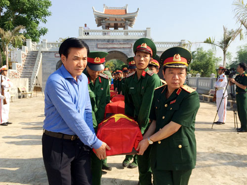 Đón nhận, truy điệu, an táng 41 hài cốt liệt sĩ hy sinh ở Lào về nước