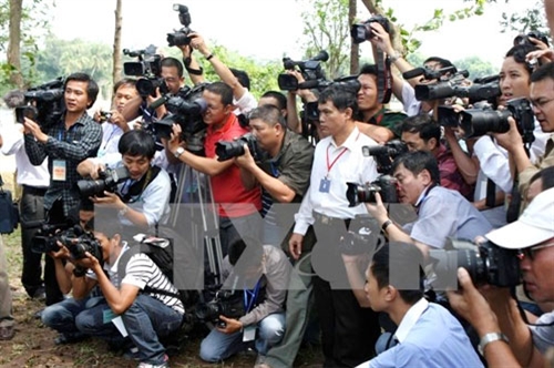 Bài 6: Phát triển vững chắc, phục vụ đắc lực sự nghiệp xây dựng và bảo vệ Tổ quốc