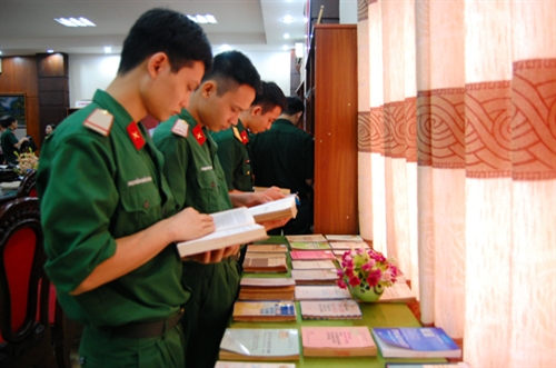 Triển lãm sách, báo “70 năm Việt Nam-Đất nước, con người”