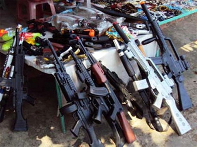 Thu giữ hàng nghìn đồ chơi trẻ em mang tính bạo lực