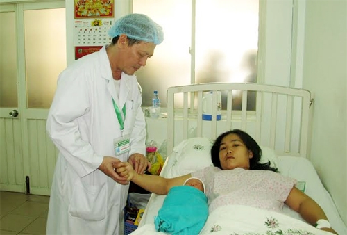 Cuộc phẫu thuật “3 trong 1” của những chiến sĩ áo trắng