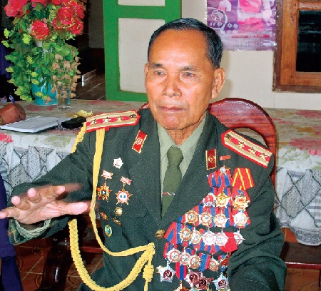 Rừng Lào thương nhớ các anh...