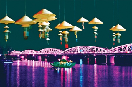 Huế, lính học trò, trận vỡ lòng...