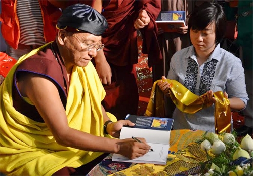 Ra mắt tủ sách “Sống hạnh phúc”