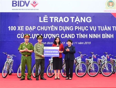 BIDV trao tặng xe đạp cho công an tỉnh Bắc Ninh và Ninh Bình