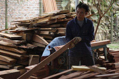 Người đàn ông phục dựng vẻ đẹp đình, chùa cổ