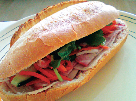 Vinh danh bánh mì Việt